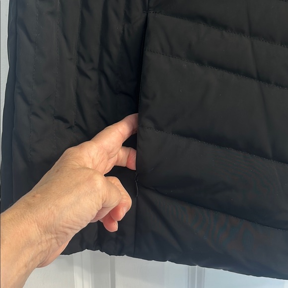 Black Talbots Puffer Vest with Faux Fur Collar. EUC - Picture 7 of 8